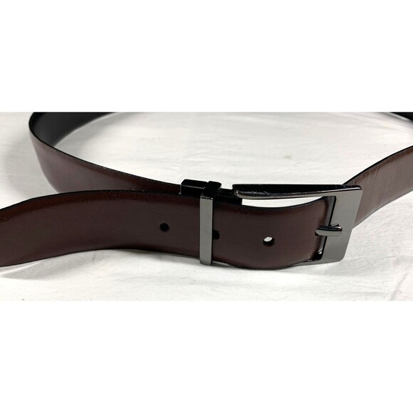 Izod Men's Belt Black or Brown Size 40 Genuine Leather Gun Metal Swivel Buckle - Picture 3 of 5